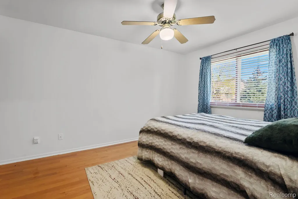15487 Orchard Ridge Drive Clinton Charter Township MI 48038