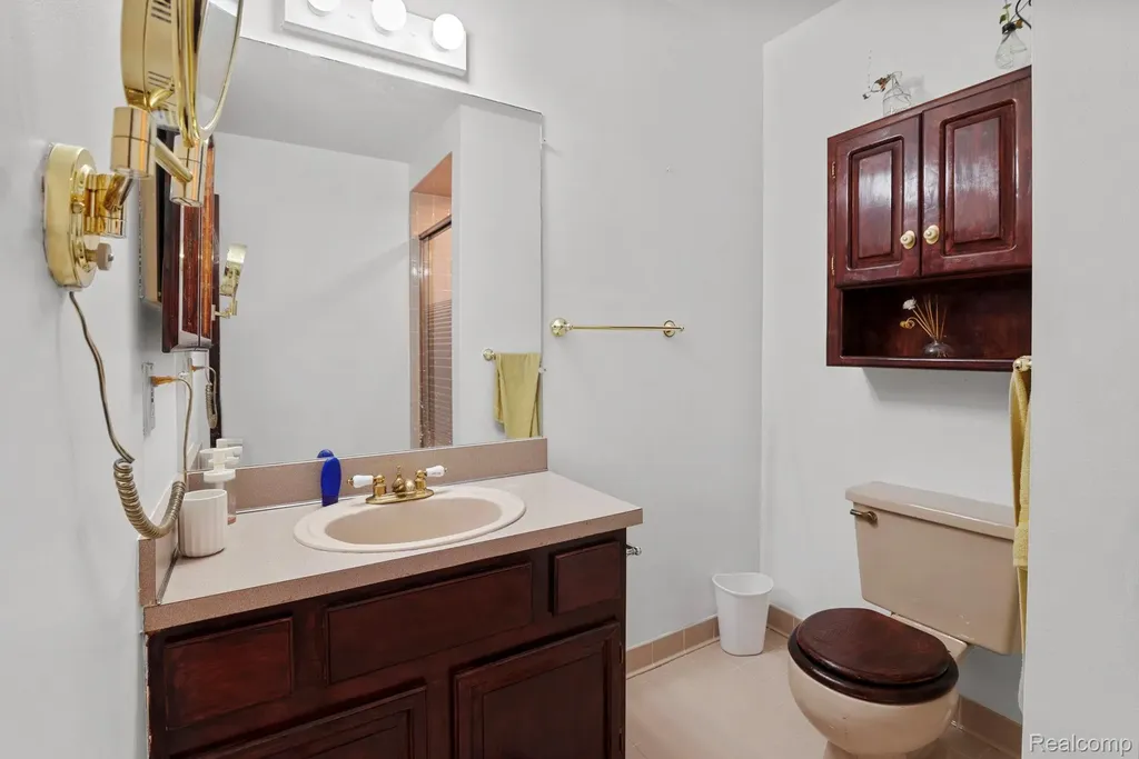 15487 Orchard Ridge Drive Clinton Charter Township MI 48038