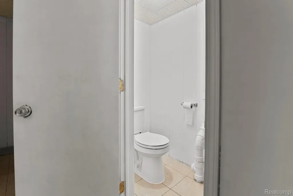 15487 Orchard Ridge Drive Clinton Charter Township MI 48038