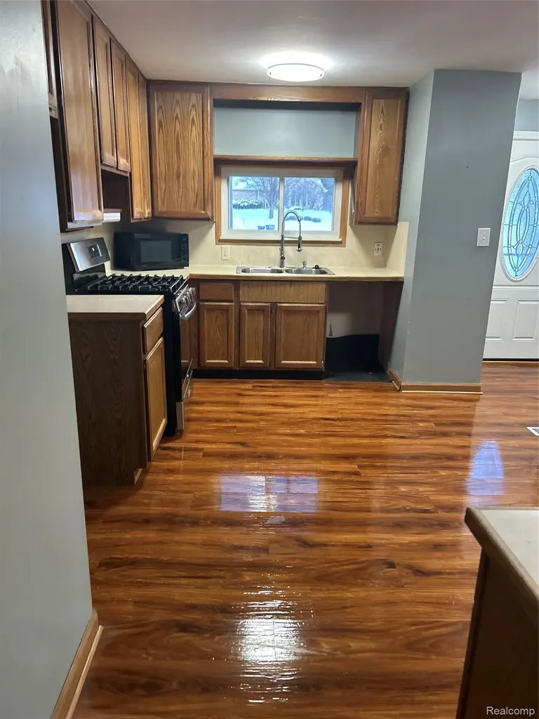 1290 Hunter Road Brighton City MI 48114