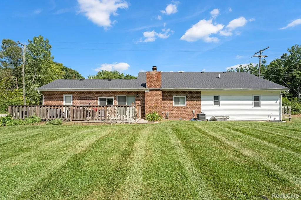 1290 Hunter Road Brighton City MI 48114