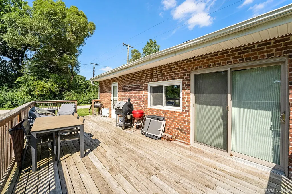 1290 Hunter Road Brighton City MI 48114