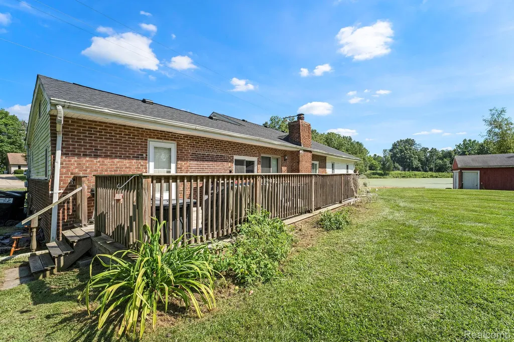 1290 Hunter Road Brighton City MI 48114