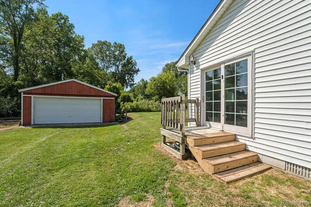 1290 Hunter Road Brighton City MI 48114