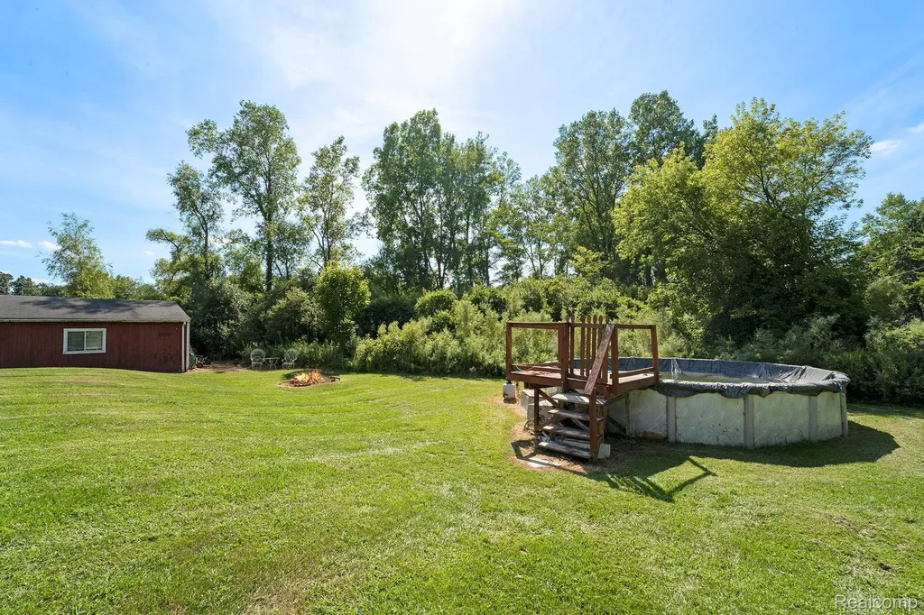 1290 Hunter Road Brighton City MI 48114
