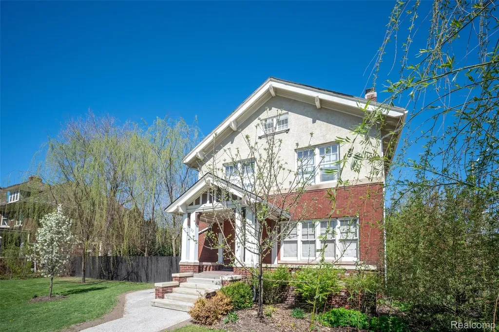 22 Edison Street Detroit City MI 48202