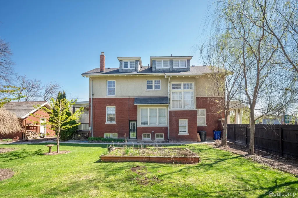 22 Edison Street Detroit City MI 48202