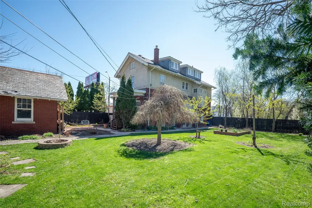 22 Edison Street Detroit City MI 48202