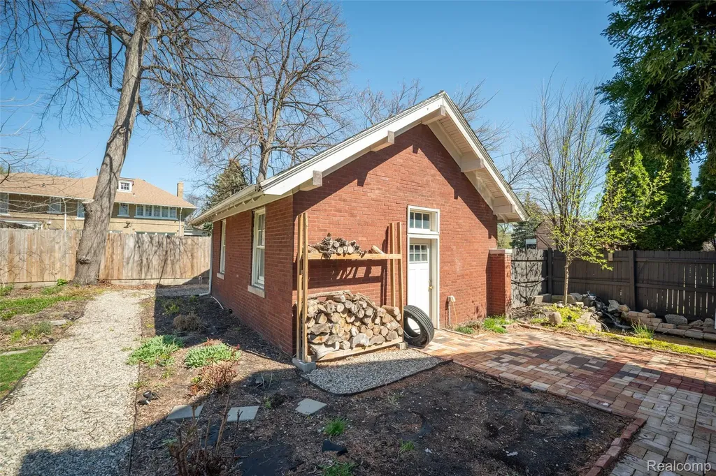 22 Edison Street Detroit City MI 48202