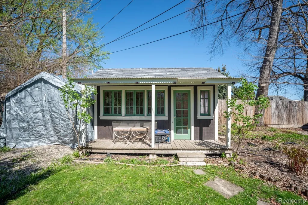 22 Edison Street Detroit City MI 48202