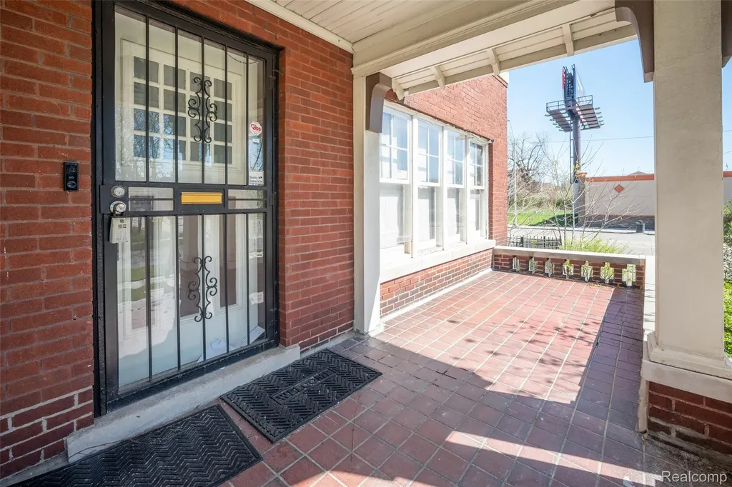 22 Edison Street Detroit City MI 48202