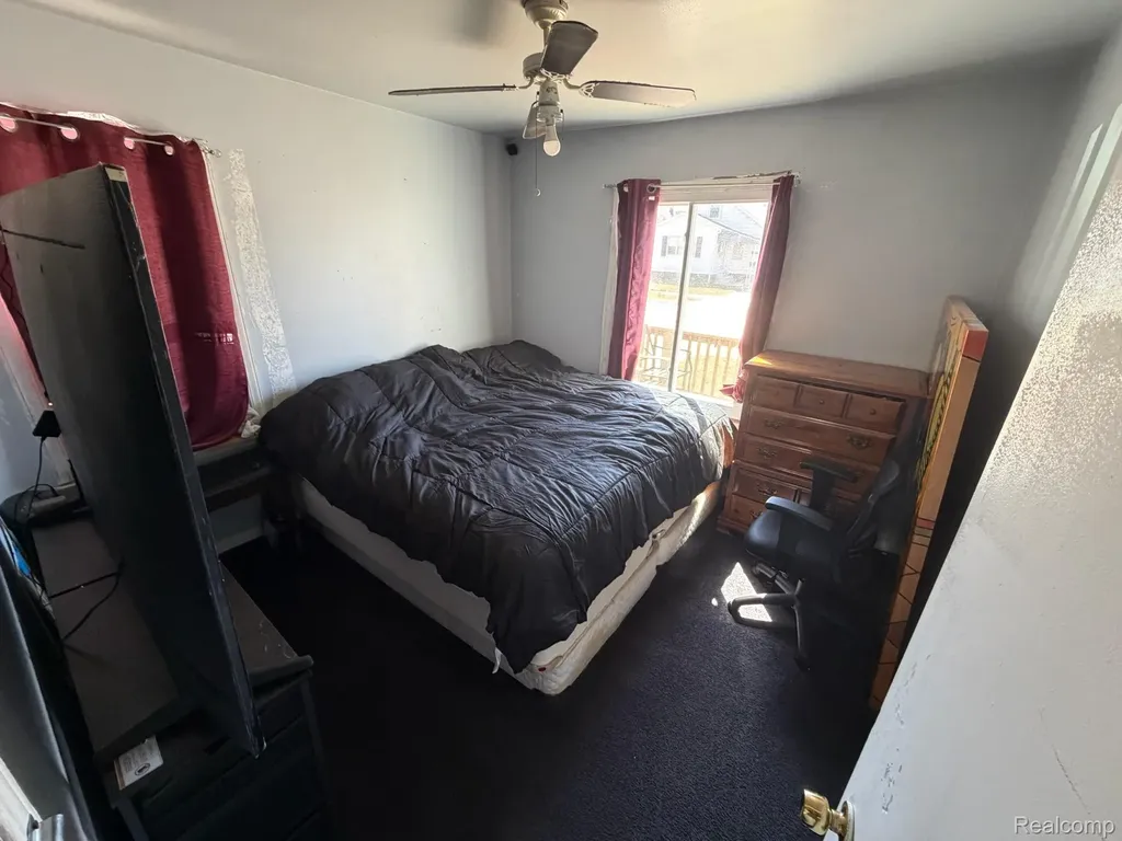 7003 Lozier Avenue Warren City MI 48091