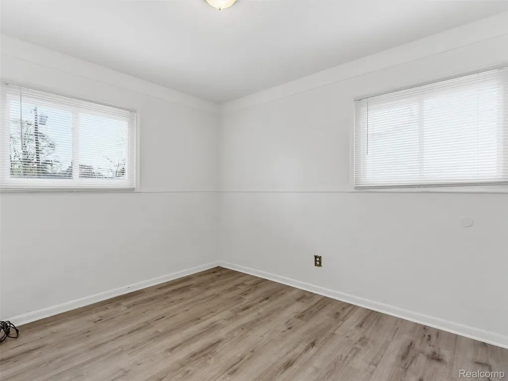 771 E Mansfield Avenue Pontiac City MI 48340
