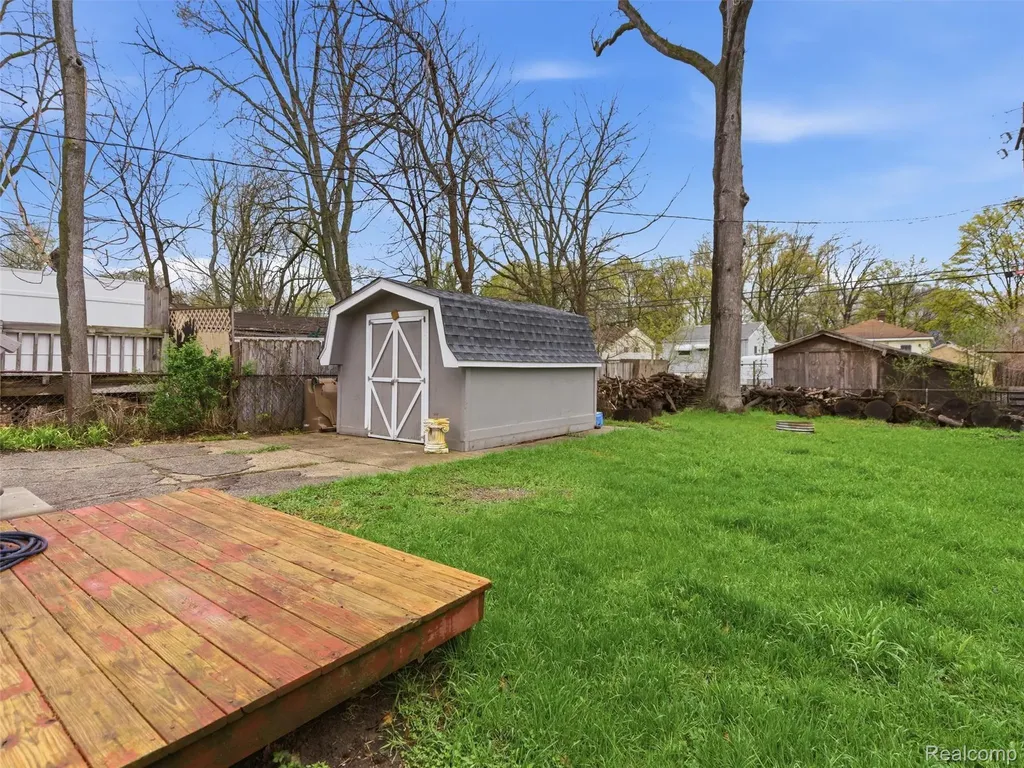 771 E Mansfield Avenue Pontiac City MI 48340