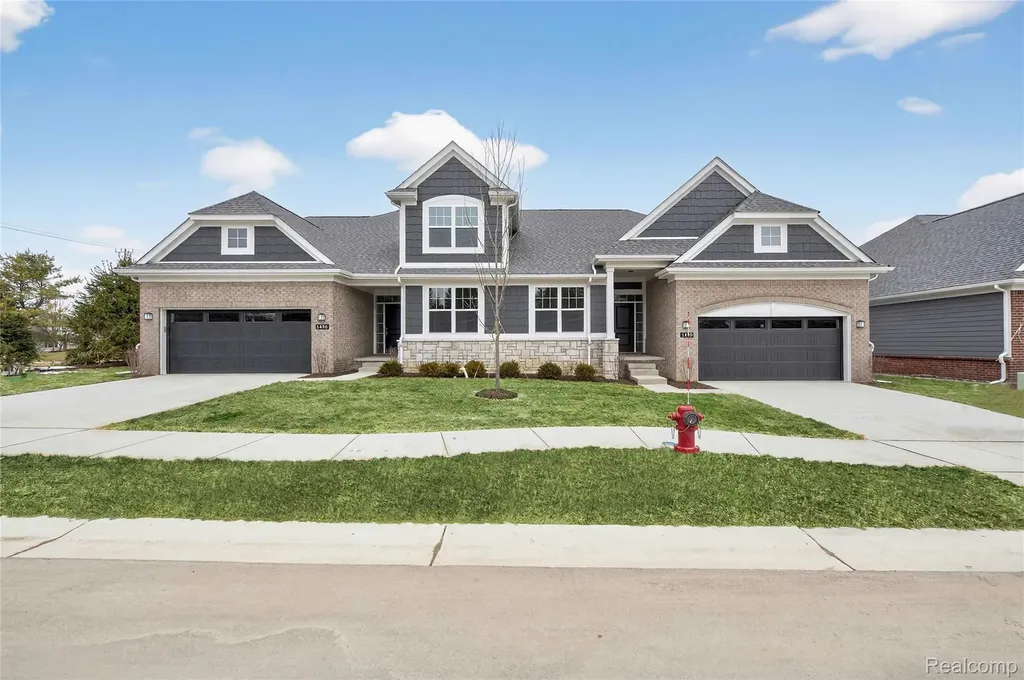 1496 Turner Drive Commerce Charter Township MI 48390