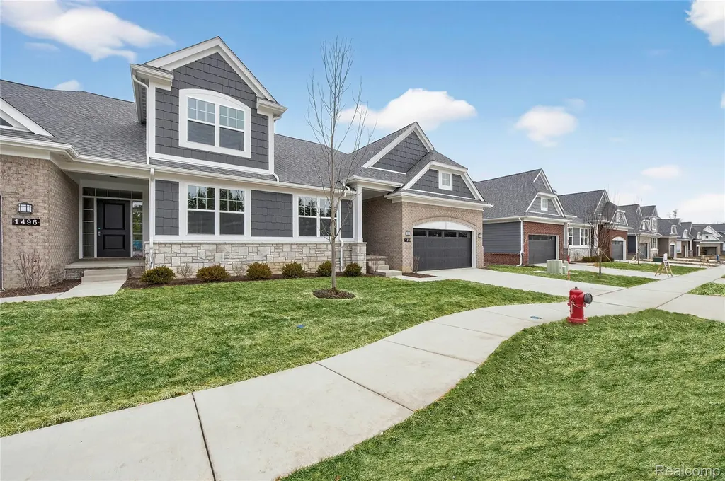 1496 Turner Drive Commerce Charter Township MI 48390