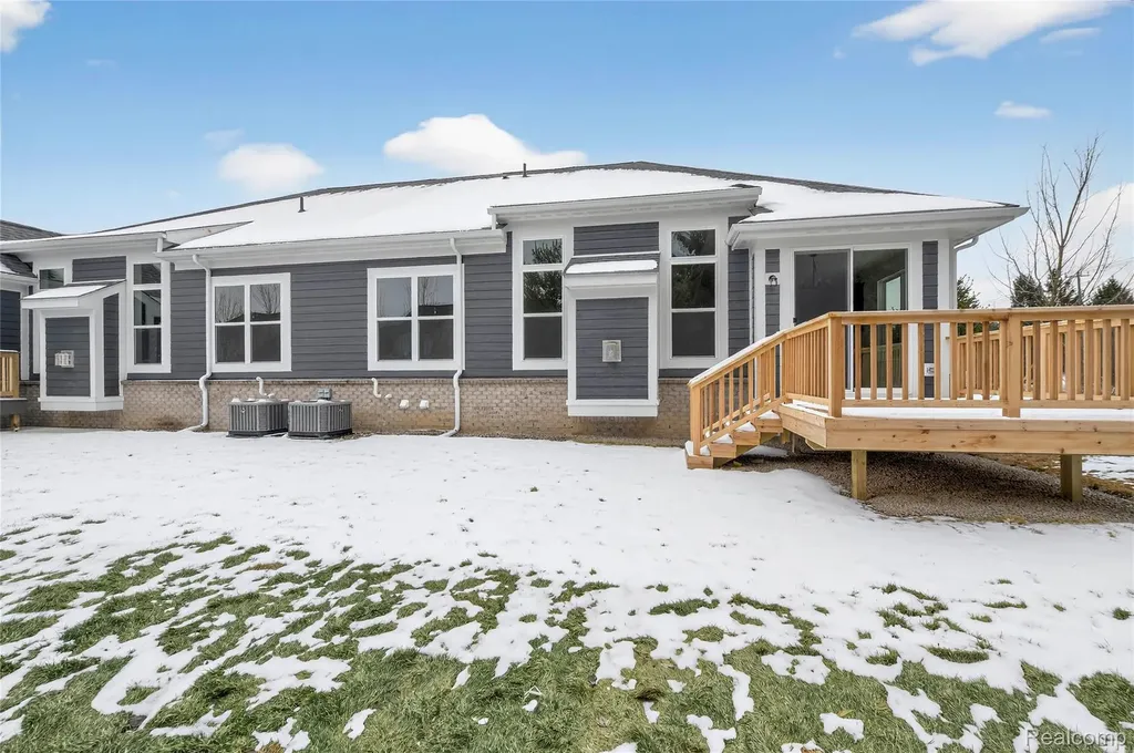 1496 Turner Drive Commerce Charter Township MI 48390