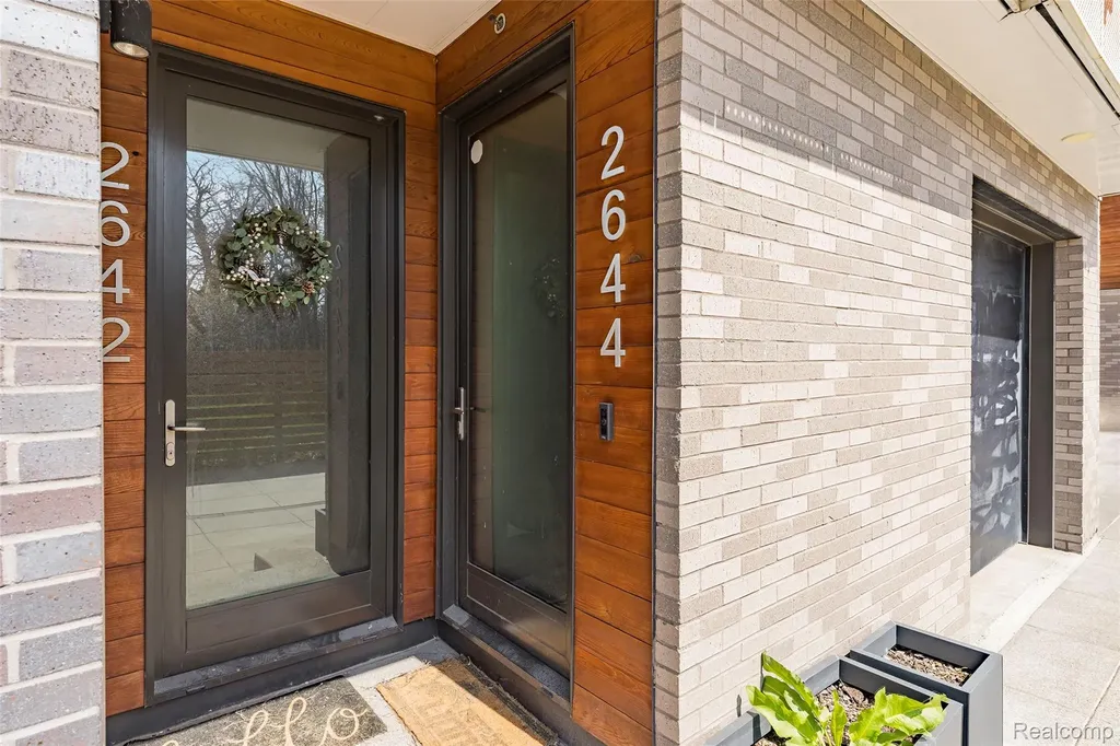 2644 John R Street Detroit City MI 48201