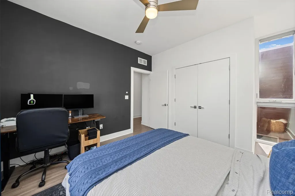 2644 John R Street Detroit City MI 48201