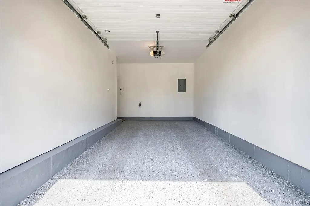 2644 John R Street Detroit City MI 48201