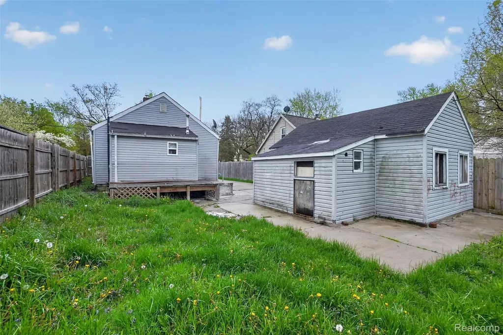 4910 Hughes Road Lansing City MI 48910