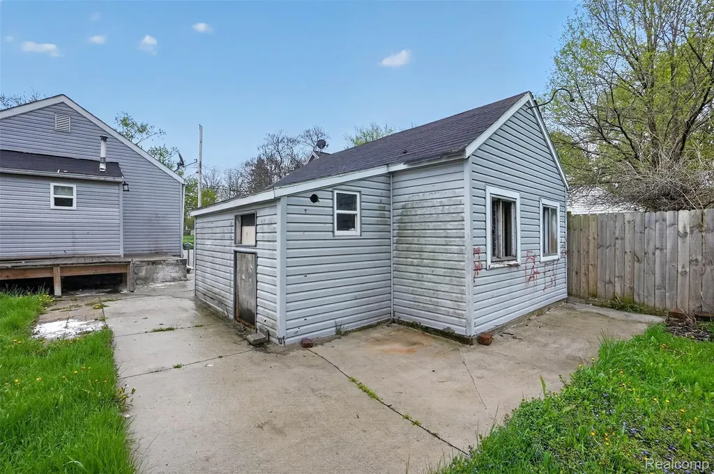 4910 Hughes Road Lansing City MI 48910