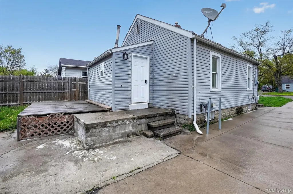 4910 Hughes Road Lansing City MI 48910