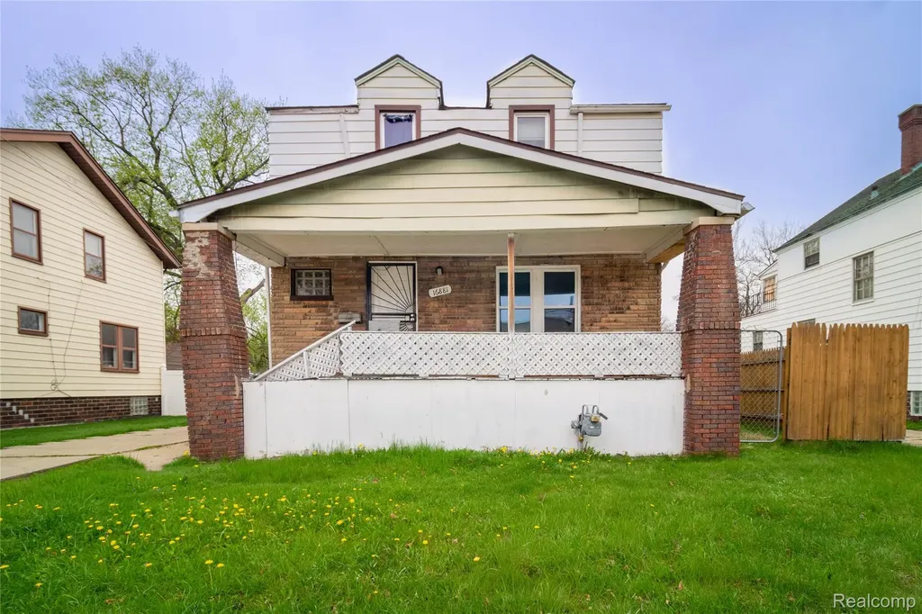 16881 Burgess Detroit City MI 48219