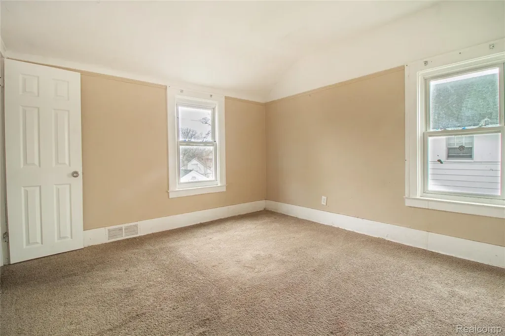 16881 Burgess Detroit City MI 48219