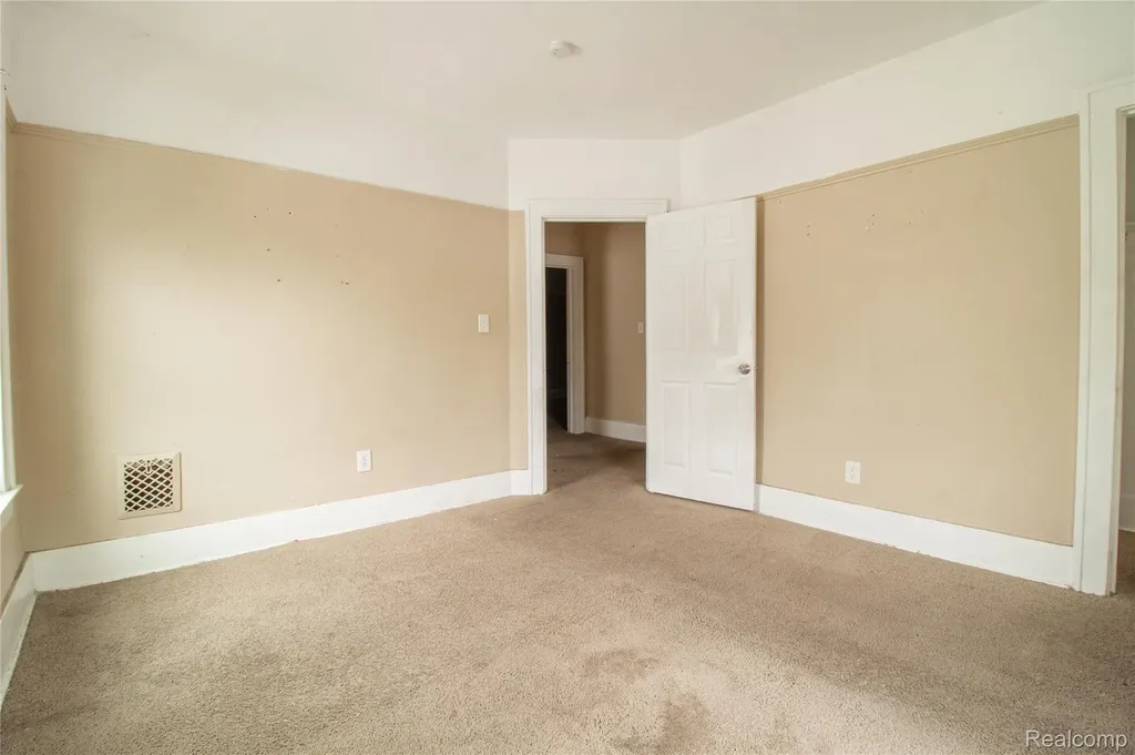 16881 Burgess Detroit City MI 48219
