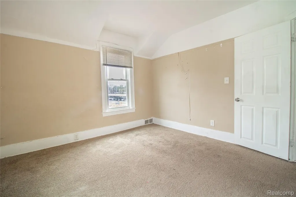 16881 Burgess Detroit City MI 48219