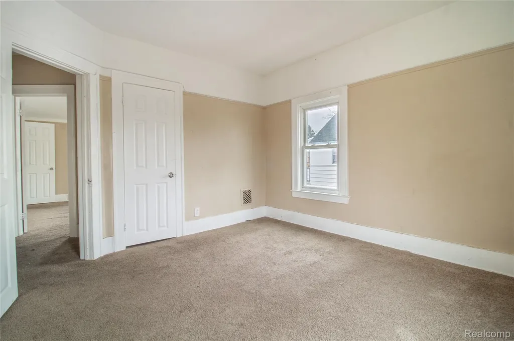 16881 Burgess Detroit City MI 48219
