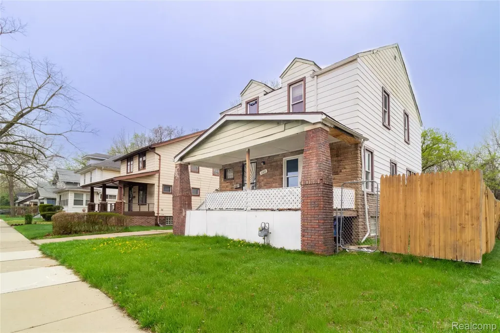 16881 Burgess Detroit City MI 48219