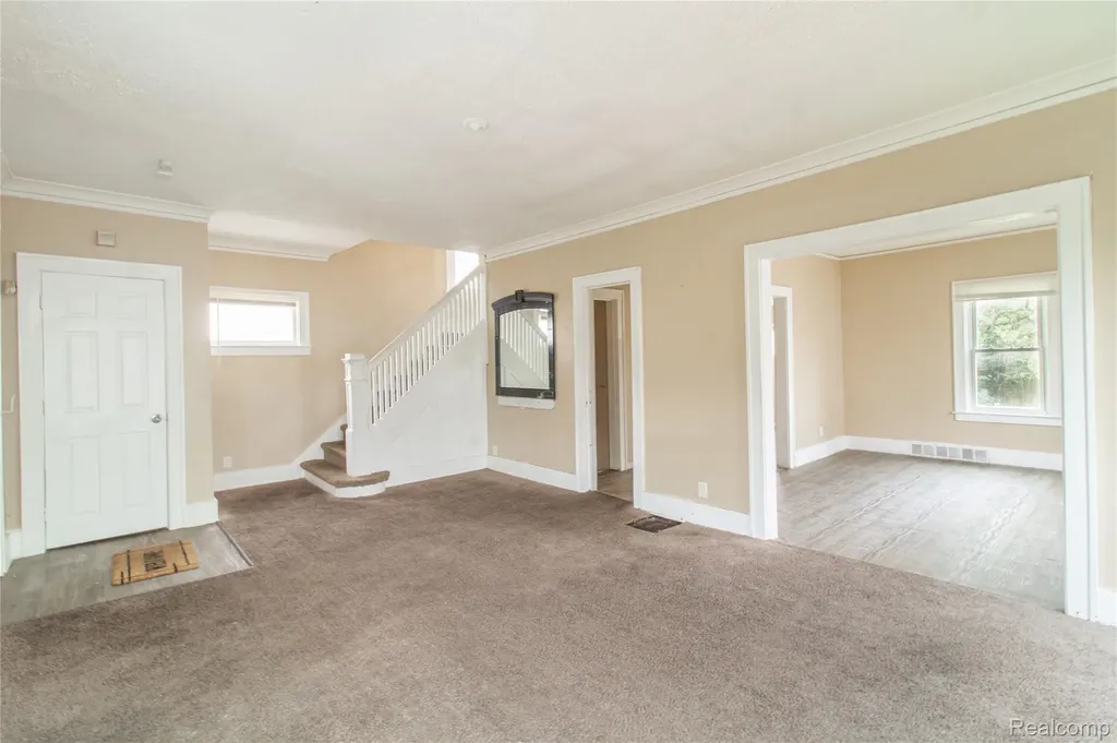 16881 Burgess Detroit City MI 48219
