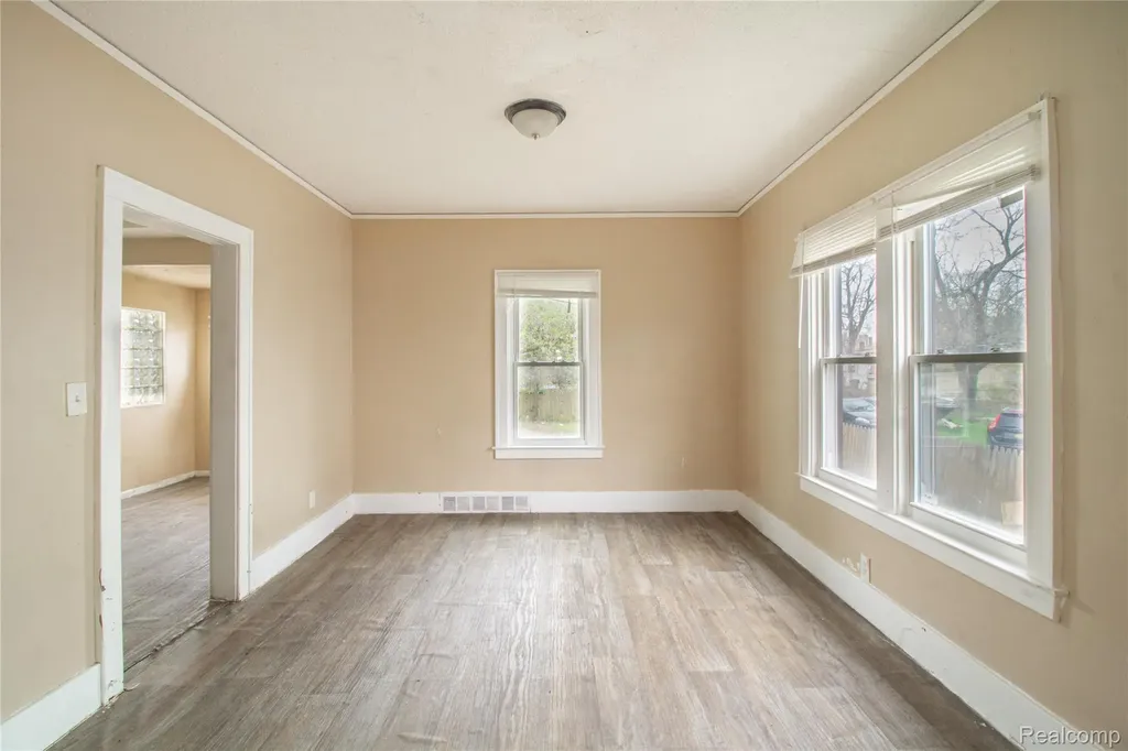 16881 Burgess Detroit City MI 48219
