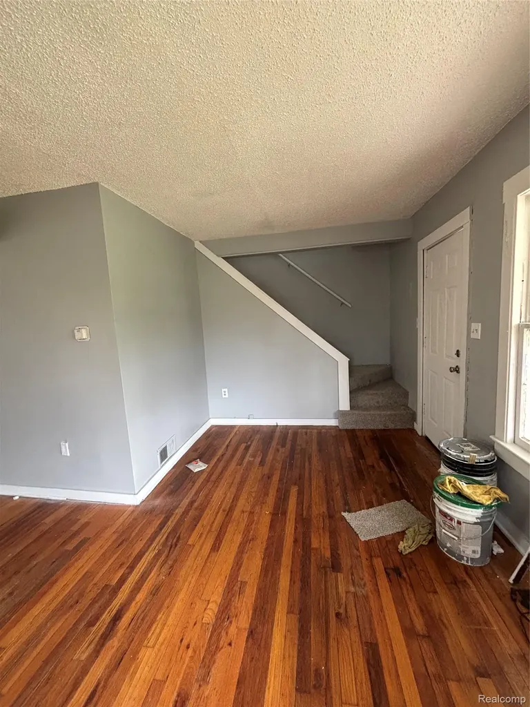 1008 Tacken Street Flint City MI 48532