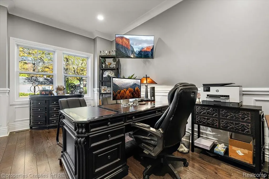 3233 Warick Road Royal Oak City MI 48073