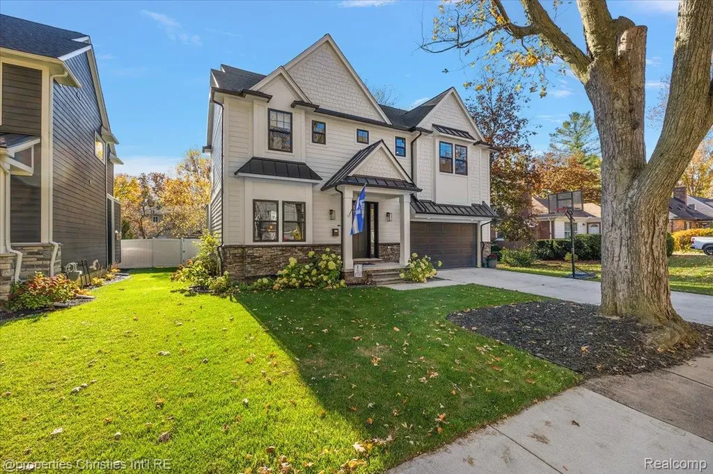 3233 Warick Road Royal Oak City MI 48073