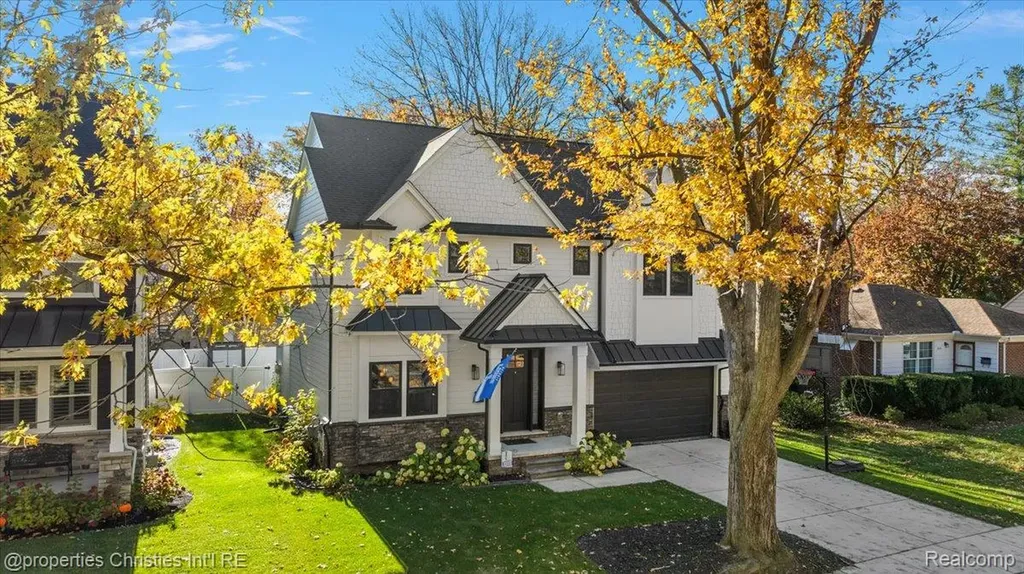 3233 Warick Road Royal Oak City MI 48073