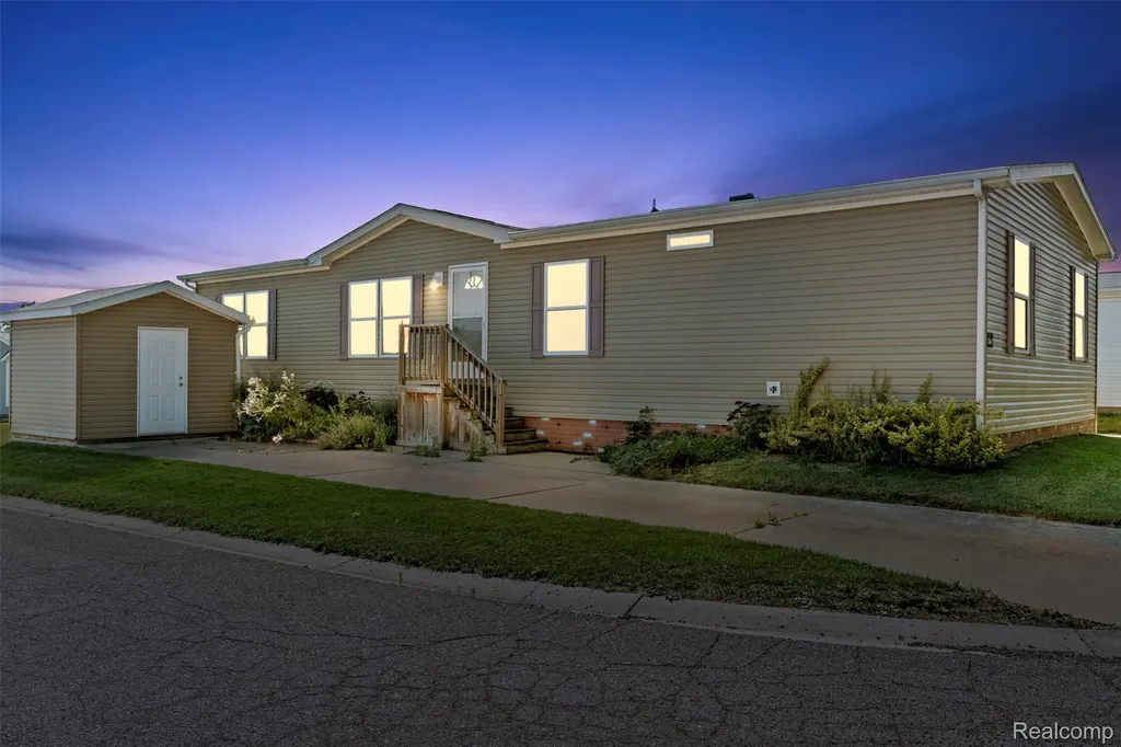 3544 Midsummer Lane Salem Township MI 48167