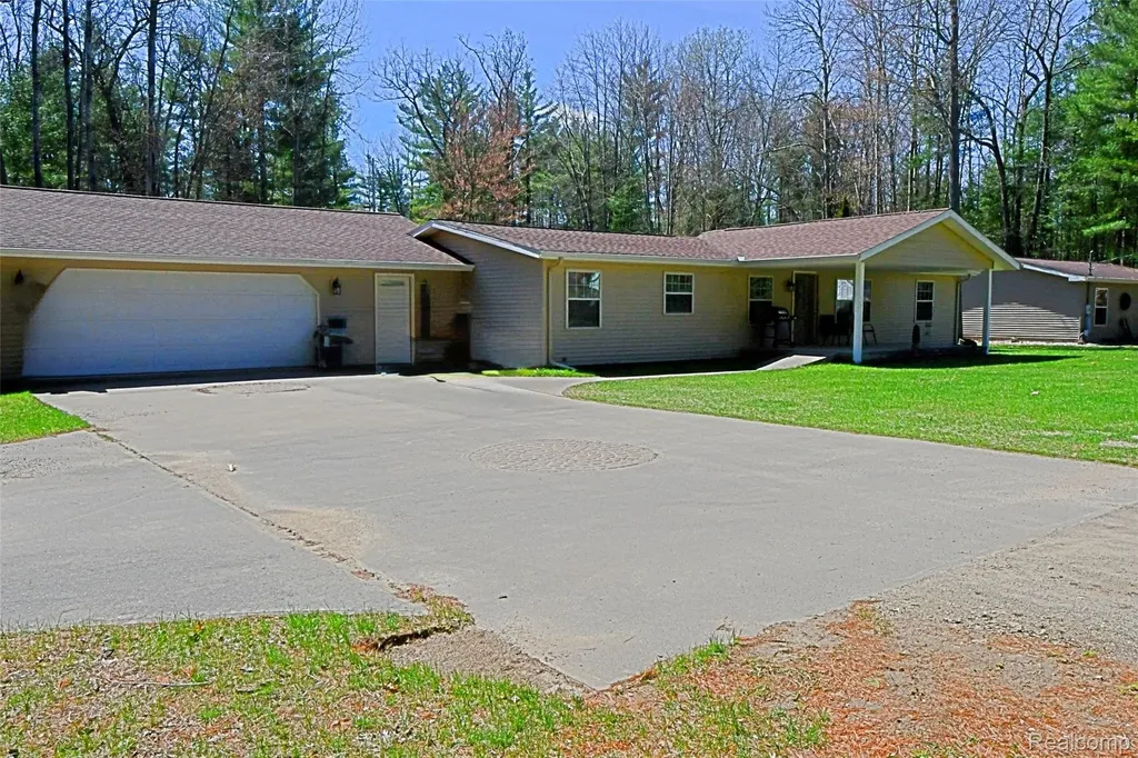 1820 Onondaga Trail Churchill Township MI 48661