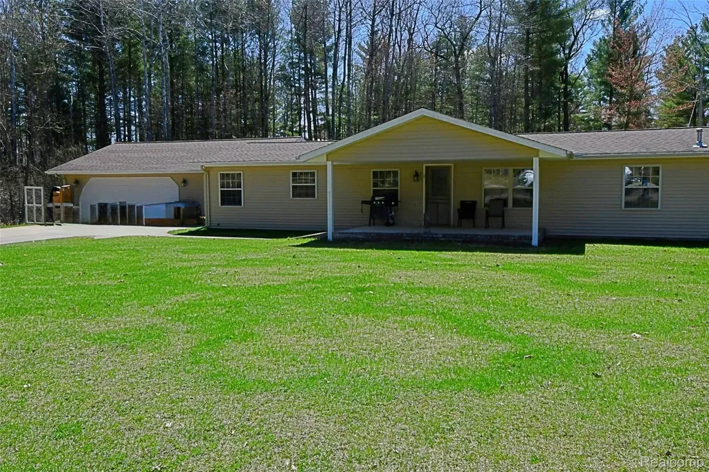 1820 Onondaga Trail Churchill Township MI 48661