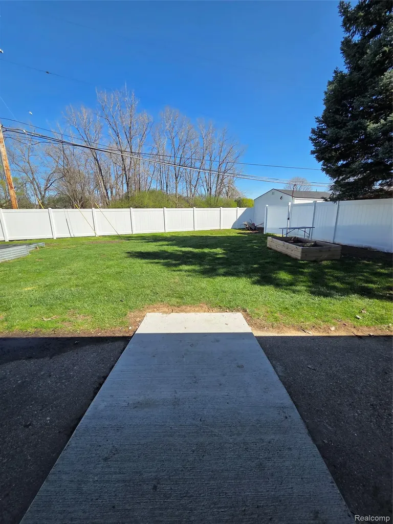 34354 Moravian Drive Sterling Heights City MI 48312