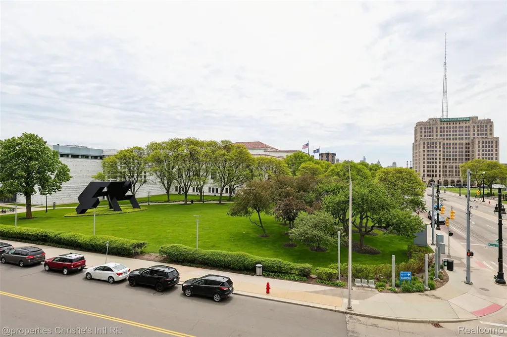 15 E Kirby Street Detroit City MI 48202
