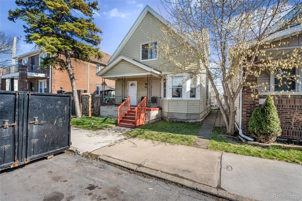 2422 Commor Street Hamtramck City MI 48212