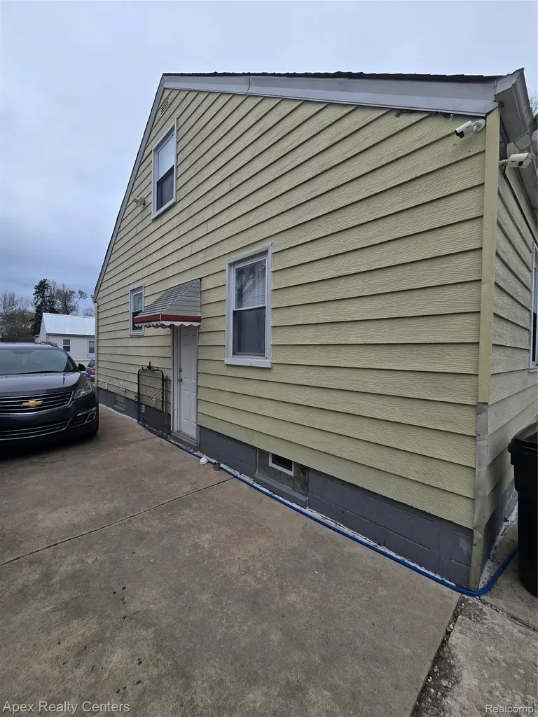 6320 Saint Marys Street Detroit City MI 48228