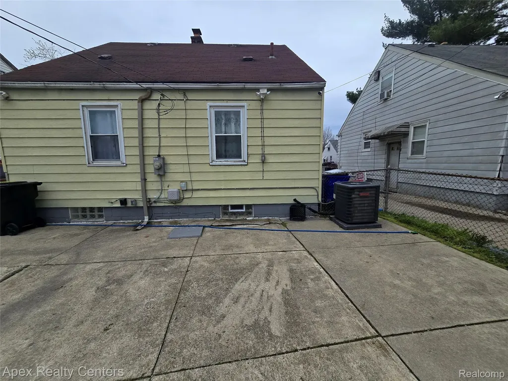 6320 Saint Marys Street Detroit City MI 48228