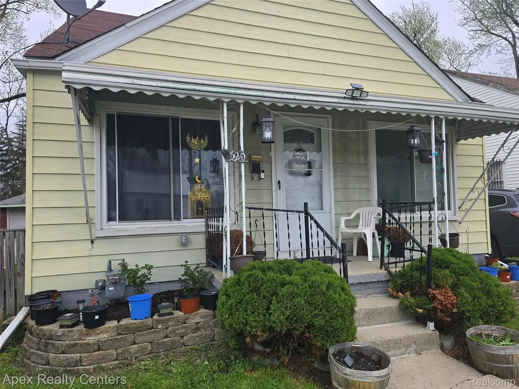 6320 Saint Marys Street Detroit City MI 48228