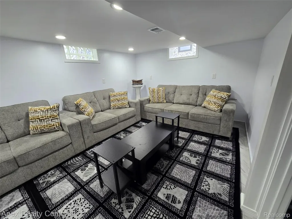 6320 Saint Marys Street Detroit City MI 48228