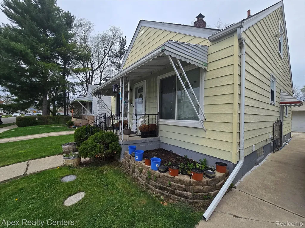 6320 Saint Marys Street Detroit City MI 48228